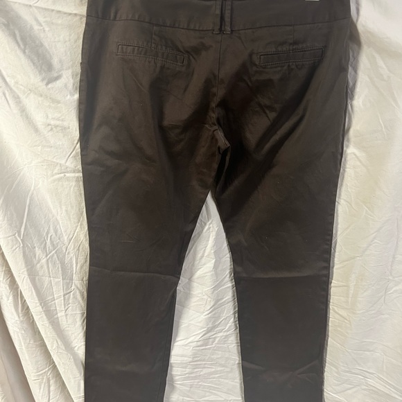 Old navy slacks - Picture 3 of 4